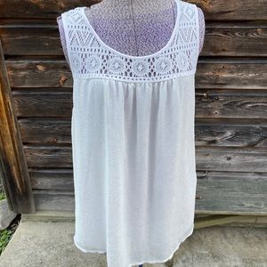 Liz Lange Maternity White Lined Lacy Tank Top